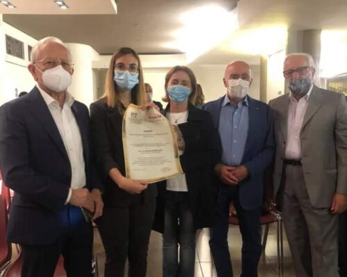 Foto di gruppo con il socio fondatore Riccardo Ruotolo, la dott.ssa Elena Mariggiò, il nuovo Sindaco di Andria avv. Giovanna Bruno, il Presidente Vito Leonetti.