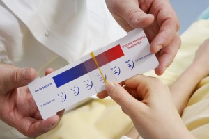 11 Jan 2006, Paris, France --- Patient and Pain Scale --- Image by © FURGOLLE/BSIP/Corbis